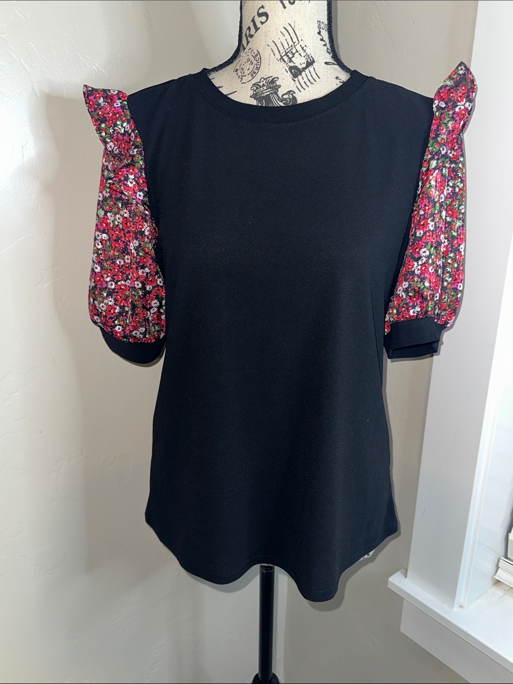 CeCe Floral Puff Sleeve Blouse